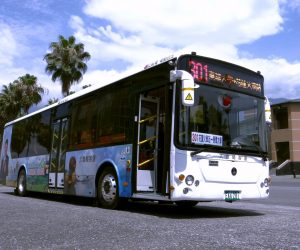 電動巴士開進太魯閣，花縣繼續推動綠能公車政策
