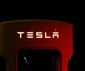 自動化主管請辭Tesla，市場憂電動車量產計畫
